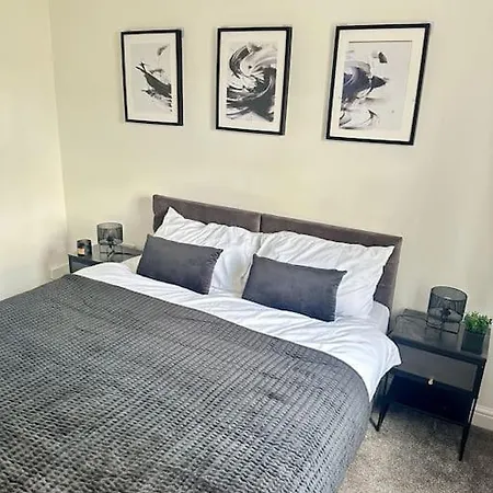 Professionals/contractors/relocators Bristol