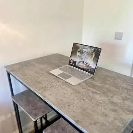 Professionals/contractors/relocators Apartment Bristol
